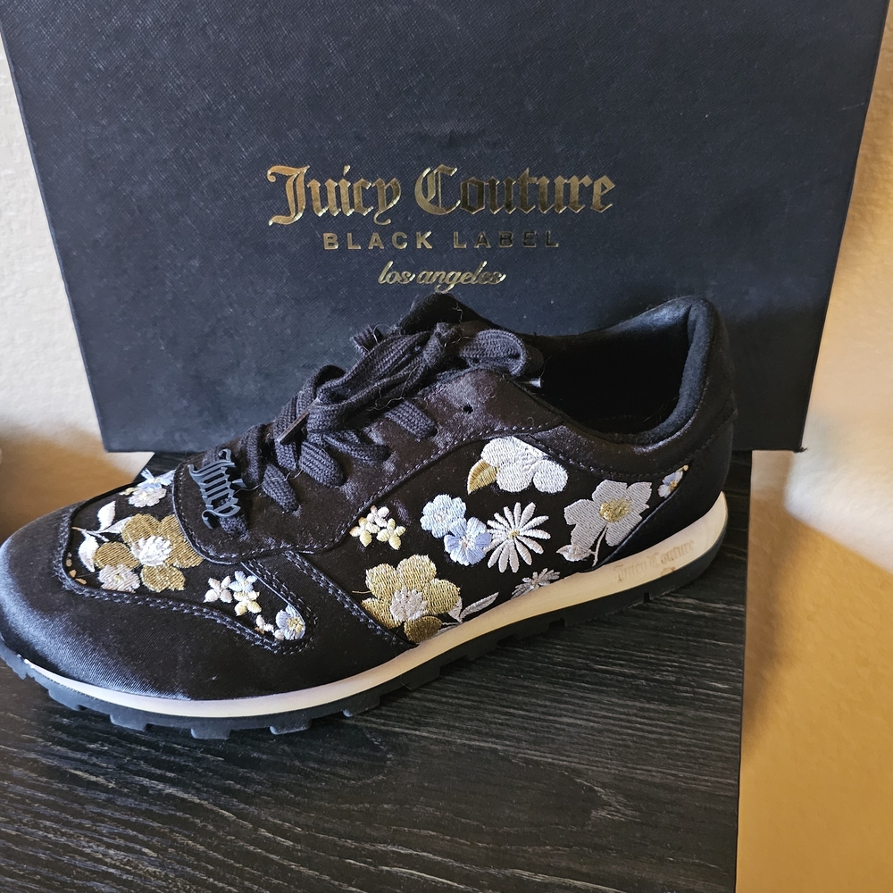 Juicy Couture Ursula satin/Embroidered satin Black Floral Shoes